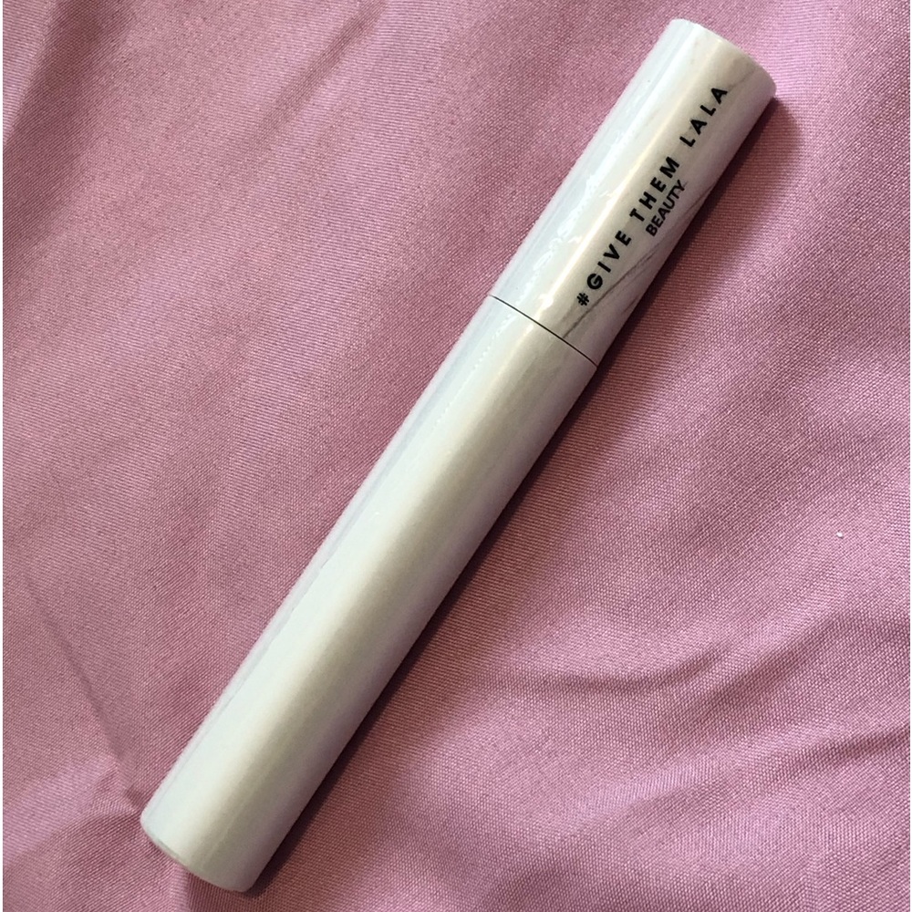 NWT Give Them LaLa mascara